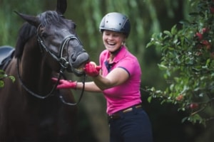Masterhorse; Apfel; Pferde; Apfeltrester